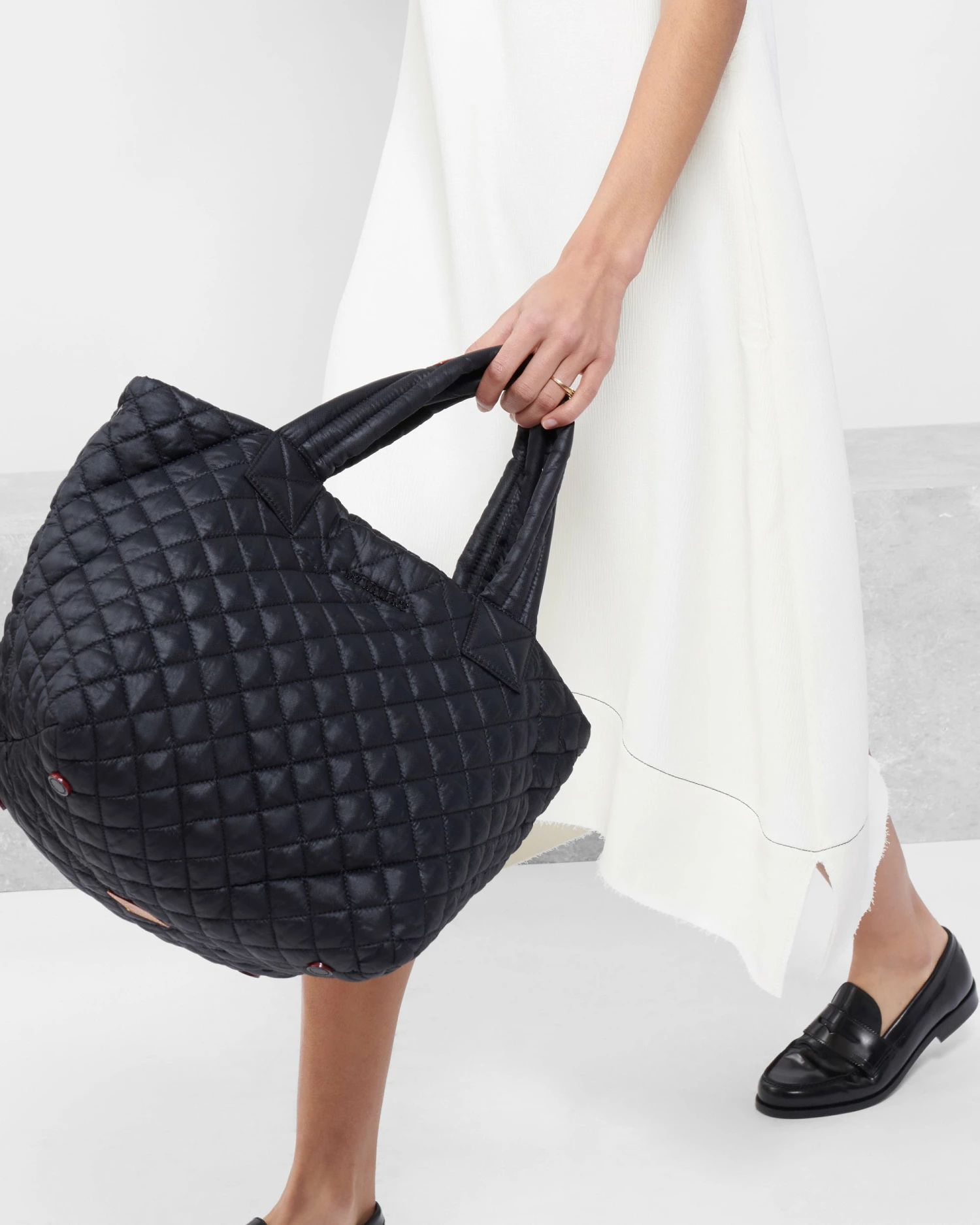 Black Small Metro Tote Deluxe 2 Black Small Metro Tote Deluxe - Image 2