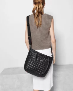 Black Metro Quatro Tote -US Suitcase Sales Store AW21 Aug 1307X1744 OnFig 1